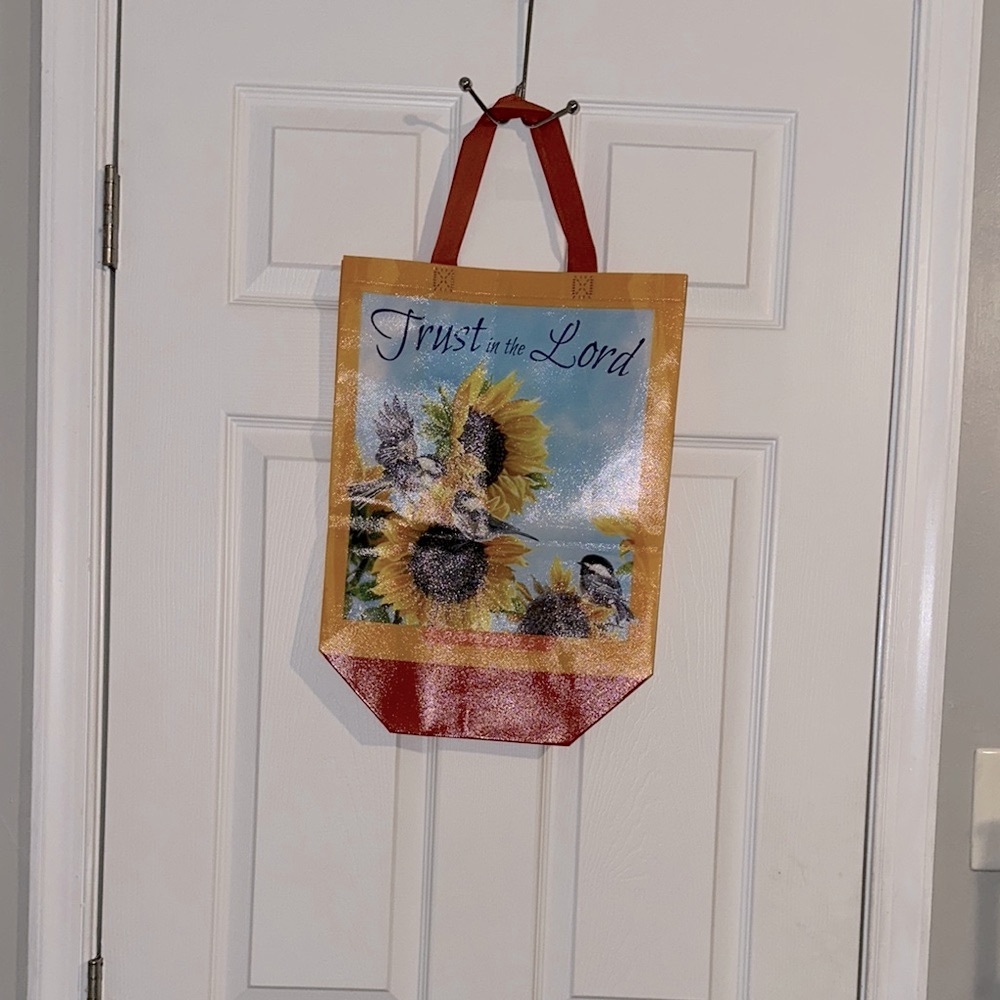 Tote Bag Trust in the Lord 17.5” x 13”